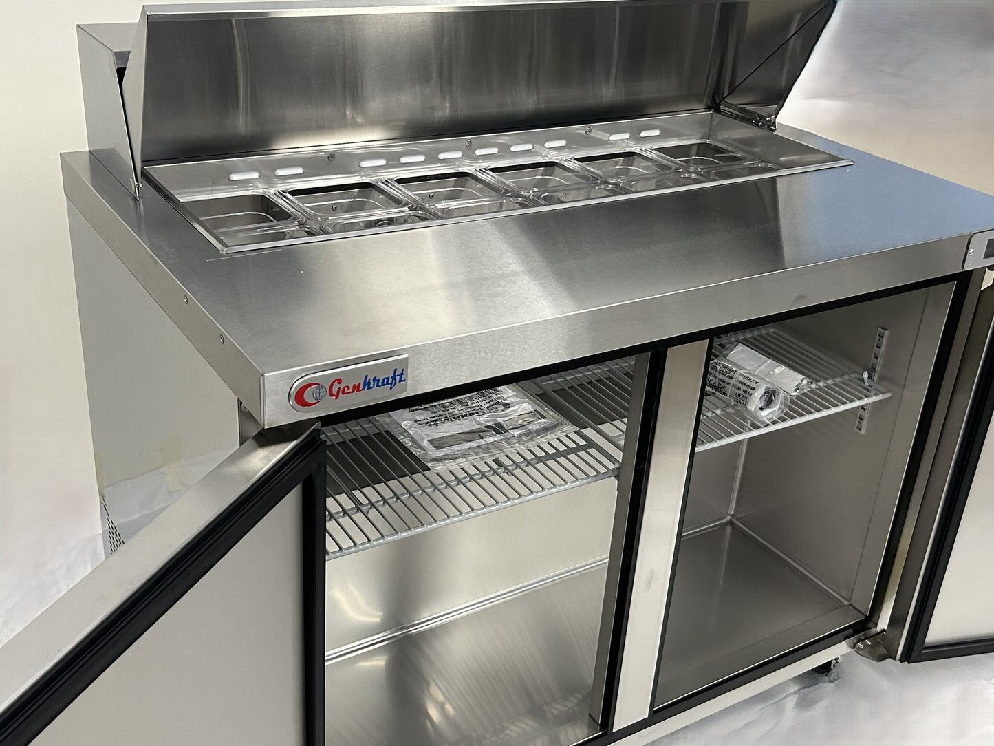 Genkraft GTSSP-48 Sandwich prep table